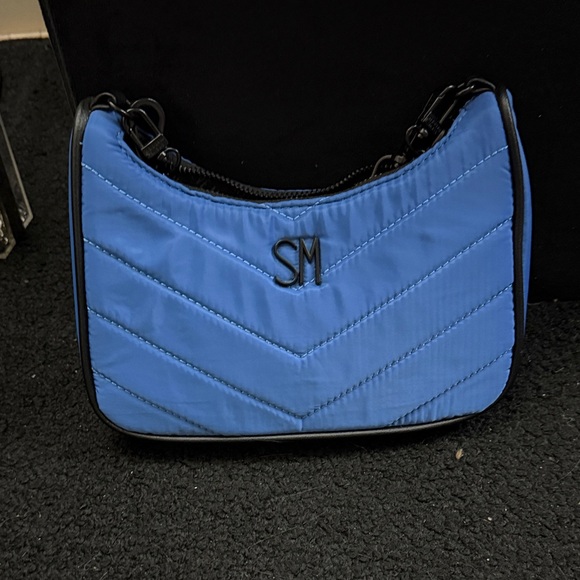 Steve Madden Blue Chevron Crossbody Bag - Picture 1 of 1